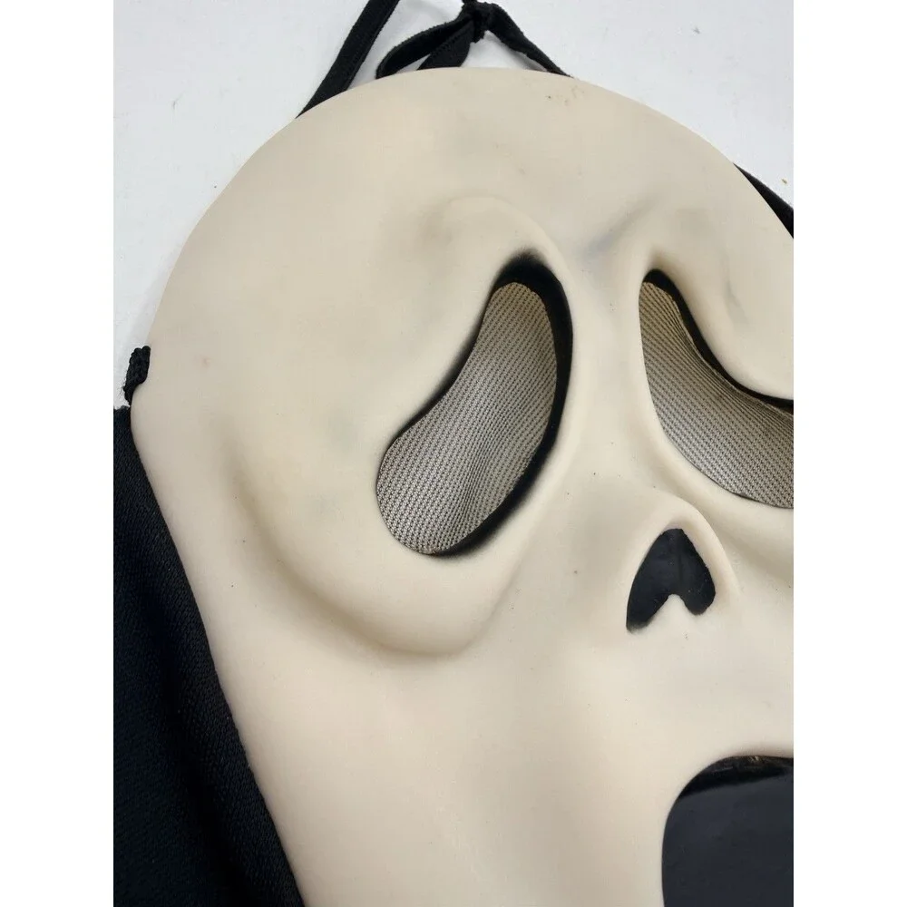 Vintage Easter Unlimited Rubber Face Scream Horror Movie Halloween Mask